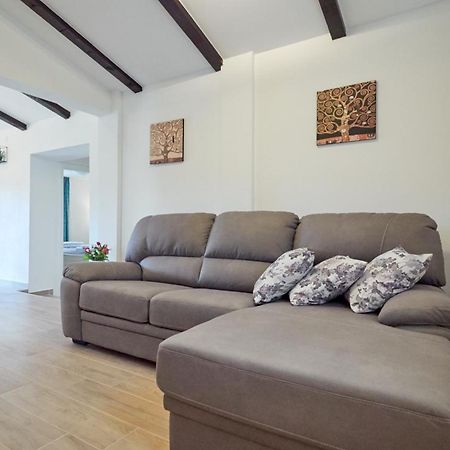 Casa Valla By Rent Istria Buzet Room photo